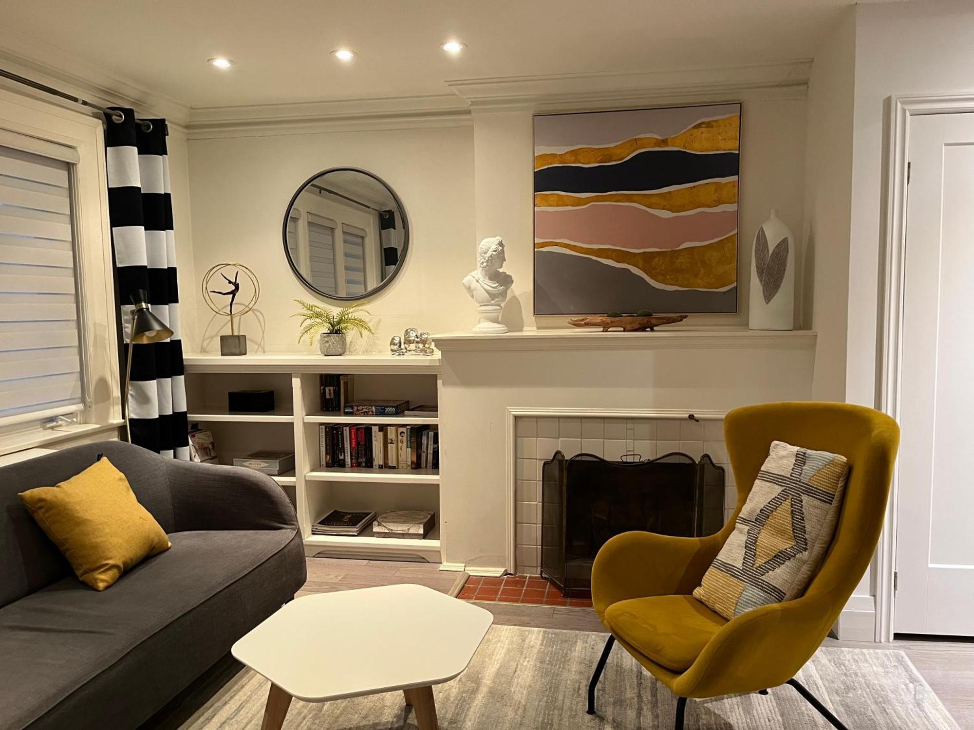 Double Bedroom On Up Or 3 Bedrooms In Basement Near Eglinton Subway Station Toronto Esterno foto
