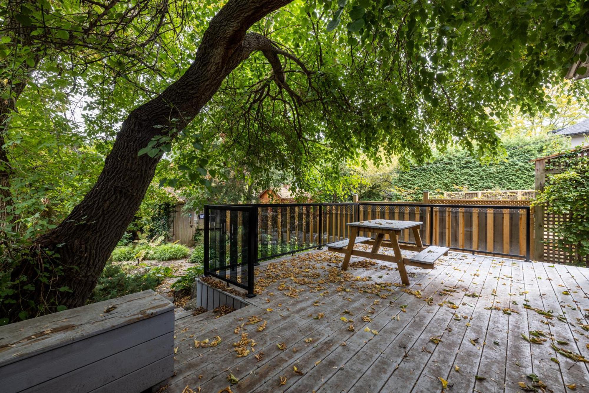 Double Bedroom On Up Or 3 Bedrooms In Basement Near Eglinton Subway Station Toronto Esterno foto